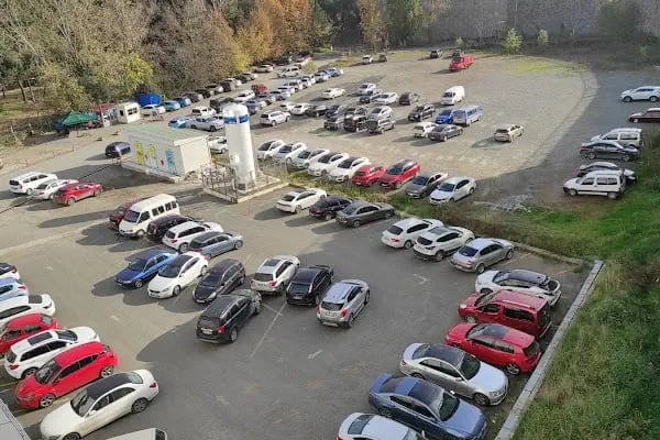 Medicalpark Trabzon Yıldızlı Hastanesi Otoparkı - Resim 4