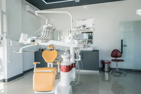 Diş Hekimi ibrahim Sözer (dentist) (zahnarzt) - Resim 4