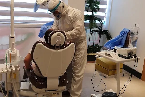 ÖZEL WESTDENT AĞIZ DİŞ HASTANESİ- Türkiye İzmir İmplant Diş Dent Clinic Türkey Dental İmplants in Turkey Zirconium in Turkey - Resim 11