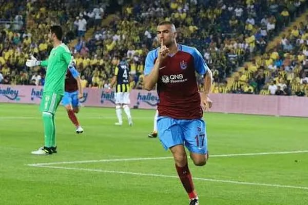 Ahmet Suat Özyazıcı Stadı - Resim 18