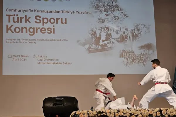Mimar Kemaleddin Konferans Salonu - Resim 3