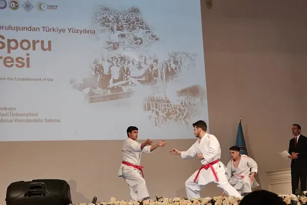 Mimar Kemaleddin Konferans Salonu - Resim 19