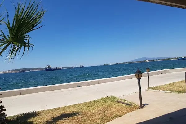 Marina Cafe - Resim 7