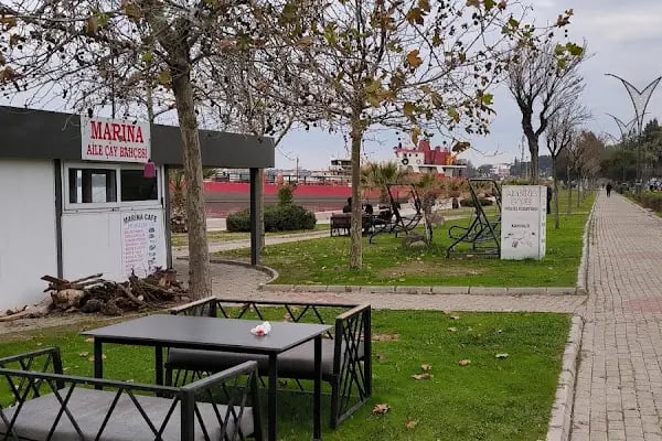 Marina Cafe - Resim 2