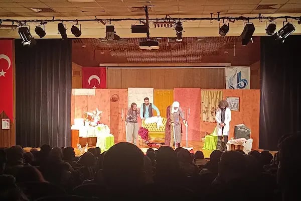 Karagöz'ün Oyun Evi - Resim 1
