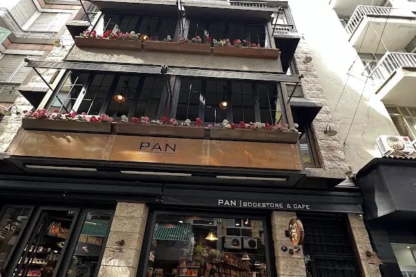 Pan Kitabevi Ve Cafe - Resim 12