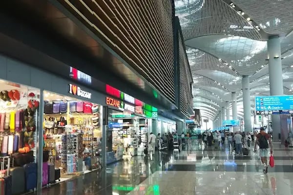 İstanbul Havalimanı Eczane International - Resim 12