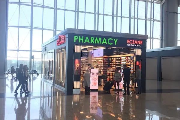 İstanbul Havalimanı Eczane International - Resim 16
