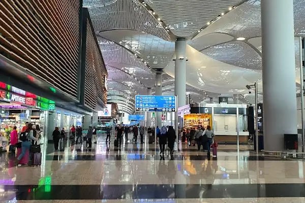 İstanbul Havalimanı Eczane International - Resim 9