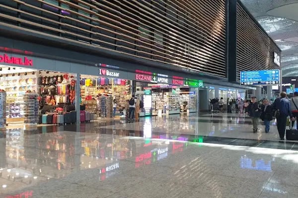 İstanbul Havalimanı Eczane International - Resim 17