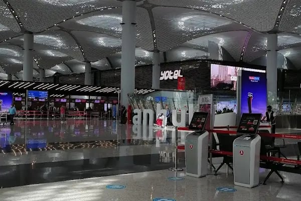 İstanbul Havalimanı Eczane International - Resim 6