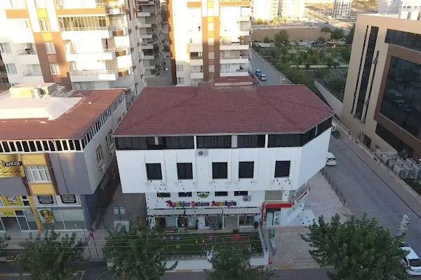 RENKLER ŞATOSU ANAOKULU - Resim 6