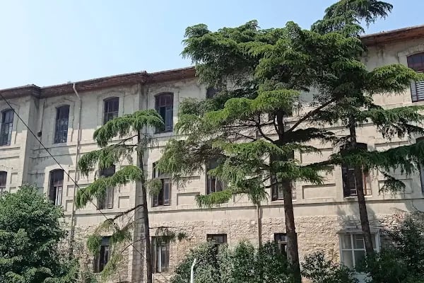SBÜ Haydarpaşa Numune Eğitim ve Araştırma Hastanesi Sadık Eratik Göz Kliniği - Resim 2