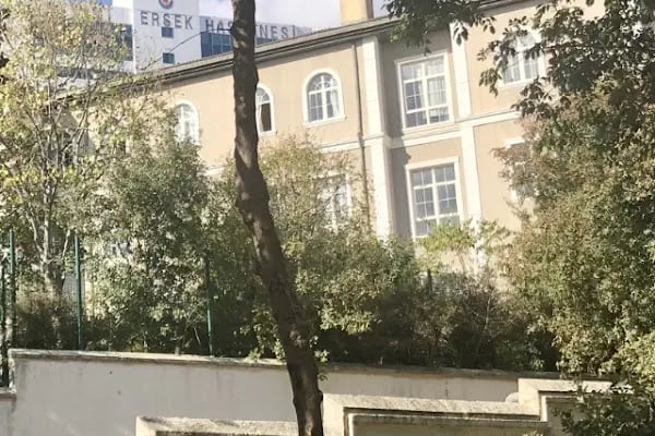SBÜ Haydarpaşa Numune Eğitim ve Araştırma Hastanesi Sadık Eratik Göz Kliniği - Resim 3