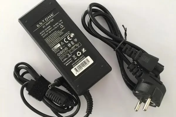 Anatolia Bilişim - Toptan / Perakende Notebook klavye, adaptör, panel, batarya ve Gaming Kasa parçaları Satış Noktası - Resim 6