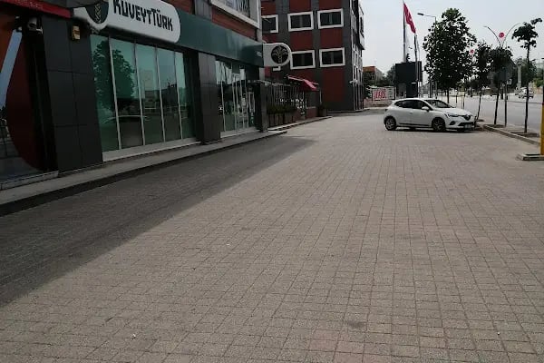 Kuveyt Türk - Bayraklı Şubesi - Resim 1