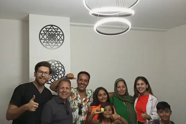Diş Hekimi Emre Cız - Resim 18