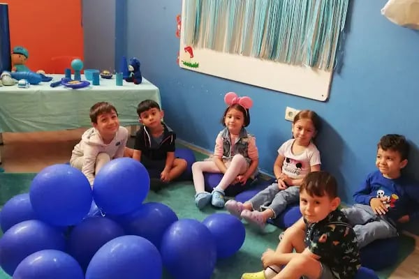 Nazlım Kreş Ve Gündüz Bakım Evi - Resim 3