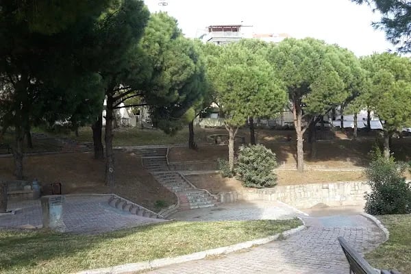 Bergama Belediyesi Kemal Sunal Parkı - Resim 1