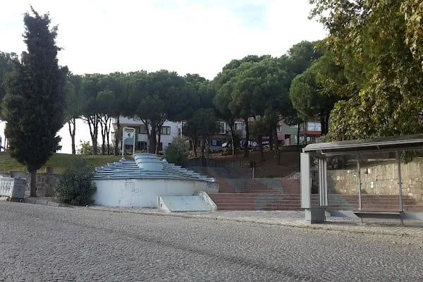 Bergama Belediyesi Kemal Sunal Parkı - Resim 12