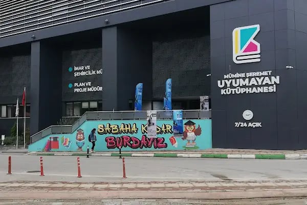Mümine Şeremet Uyumayan Kütüphanesi - Resim 17