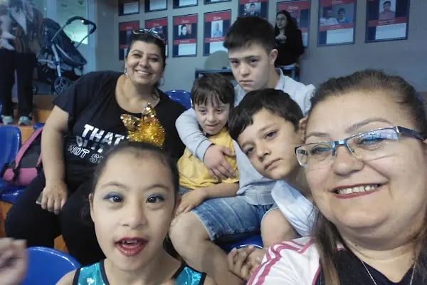 Bornova Kapalı Spor Salonu - Resim 6