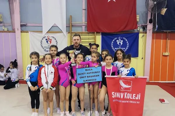 Bornova Kapalı Spor Salonu - Resim 11