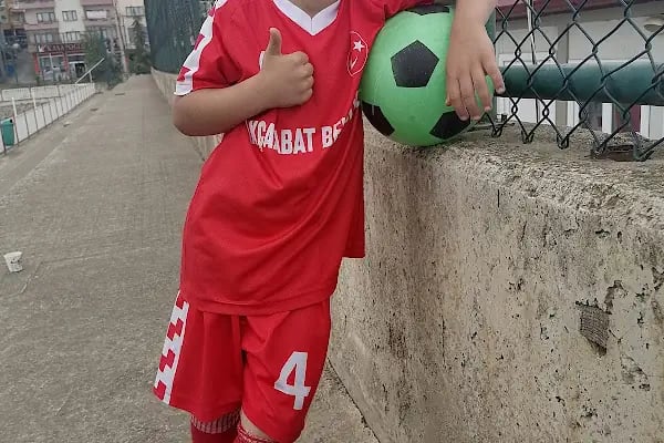 Akçaabat Belediye Futbol Sahası - Resim 19