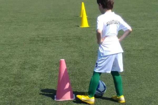 Akçaabat Belediye Futbol Sahası - Resim 17