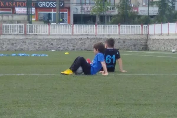 Akçaabat Belediye Futbol Sahası - Resim 10