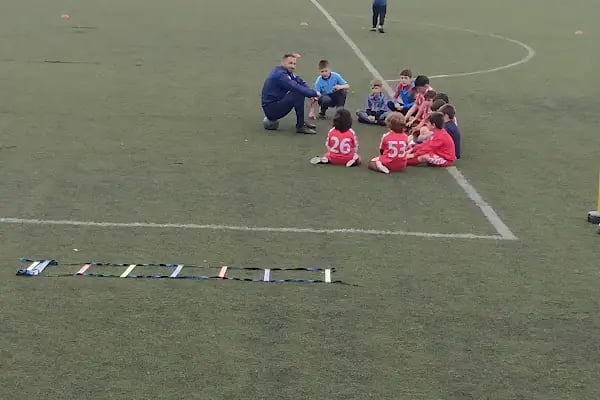 Akçaabat Belediye Futbol Sahası - Resim 20