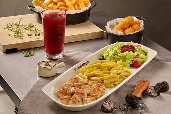 May Flower's Corner Cafe&amp;Bistro - Resim 4