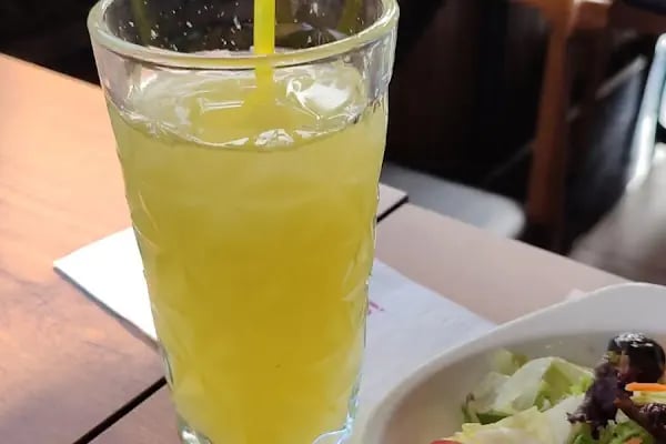 May Flower's Corner Cafe&amp;Bistro - Resim 10