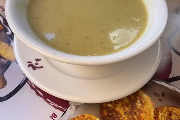 May Flower's Corner Cafe&amp;Bistro - Resim 9