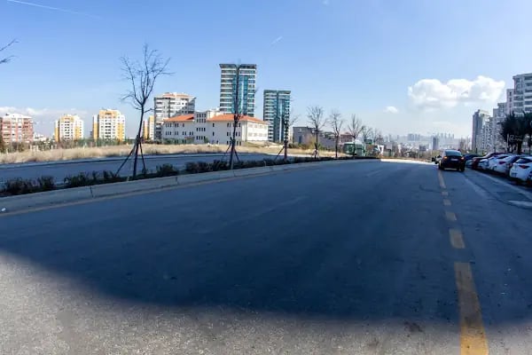 Moondent Diş Polikliniği : İmplant, Zirkonyum, Lamine Yaşamkent Diş Kliniği - Resim 2