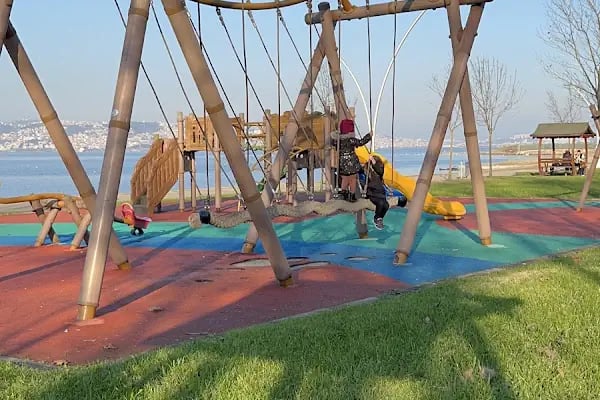 kocaeli büyükşehir belediyesi merkez sahil park alanı - Resim 18
