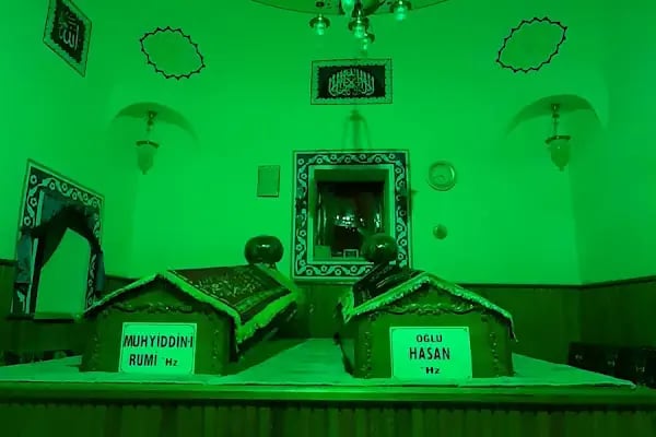 Muhyiddini Rumi Türbesi - Resim 16
