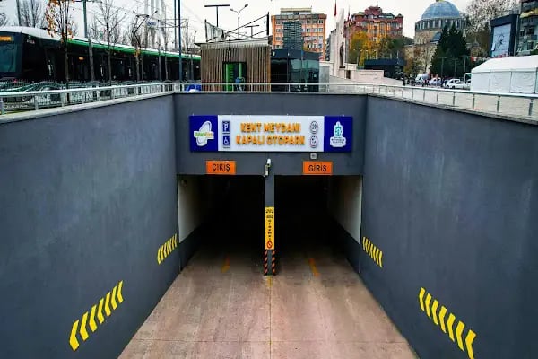 Kent Meydanı Otoparkı - Resim 1