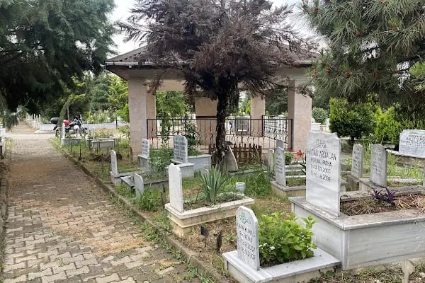 17 Ağustos Mezarlığı - Resim 12