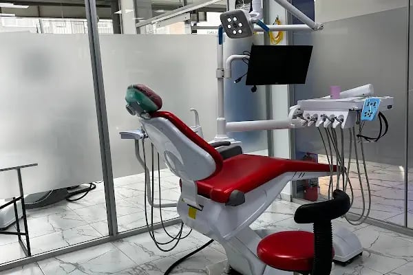 Özel İzmirdiş Ağız ve Diş Sağlığı Polikliniği Balçova Şube - İzmir Zirkonyum Porselen Diş Hekimi - Resim 14