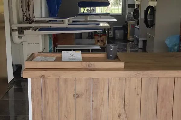 First Class Dry cleaning and laundry center and Kuru temizleme ve çamaşır servisi - Resim 18