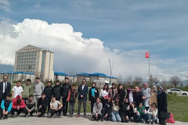 Kafkas Üniversitesi kütüphanesi - Resim 12