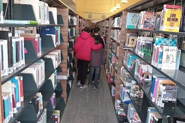 Kafkas Üniversitesi kütüphanesi - Resim 16