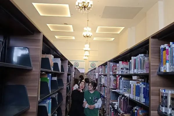 Kafkas Üniversitesi kütüphanesi - Resim 10
