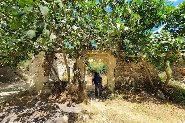 Cebeciköyü Rum Kilisesi Kalıntıları - Resim 3