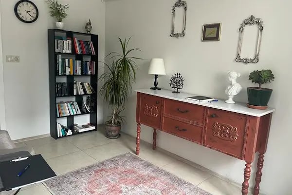 Klinik Psikolog Ece Güler - Resim 2