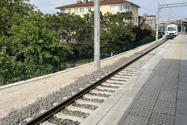 Kurtuluş Banliyo İstasyonu - Resim 17