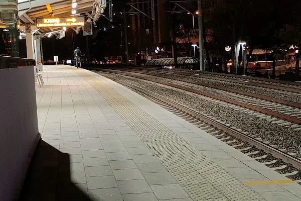 Kurtuluş Banliyo İstasyonu - Resim 18