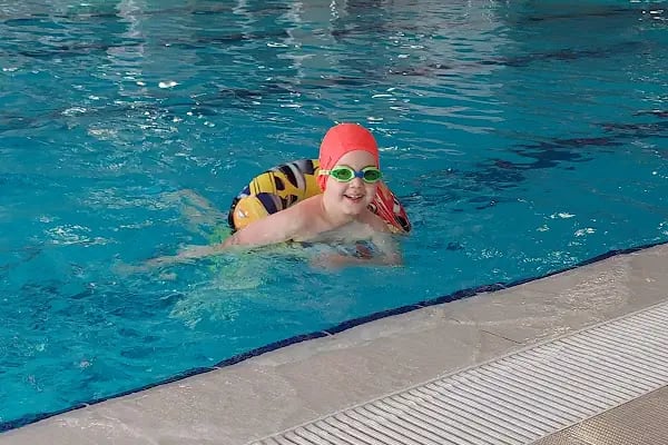SWIMMING SCHOOL 1988 - Resim 2