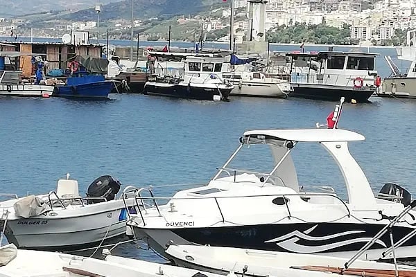 IKARIUSYACHT GEMLİK (SAATLİK, GÜNLÜK TEKNE KİRALAMA) - Resim 15